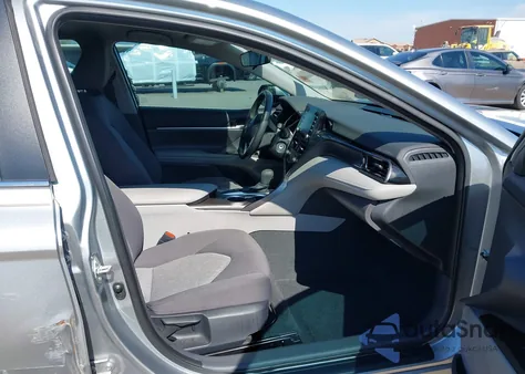 2022 Toyota Camry Le из США, поврежденный, VIN 4T1C11AK8NU697204